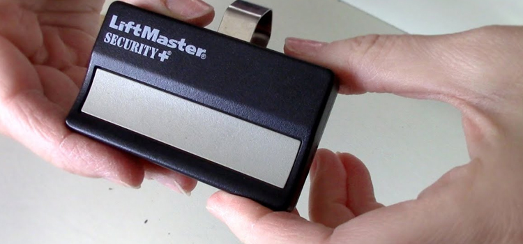 chamberlain garage door remote battery in Orangeville